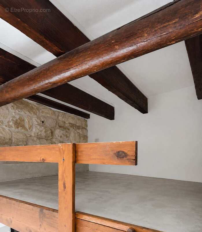 Montpellier Centre Historique   T1 bis de charme,  avec espace nuit en mezzanine, vendu libre - photo 10