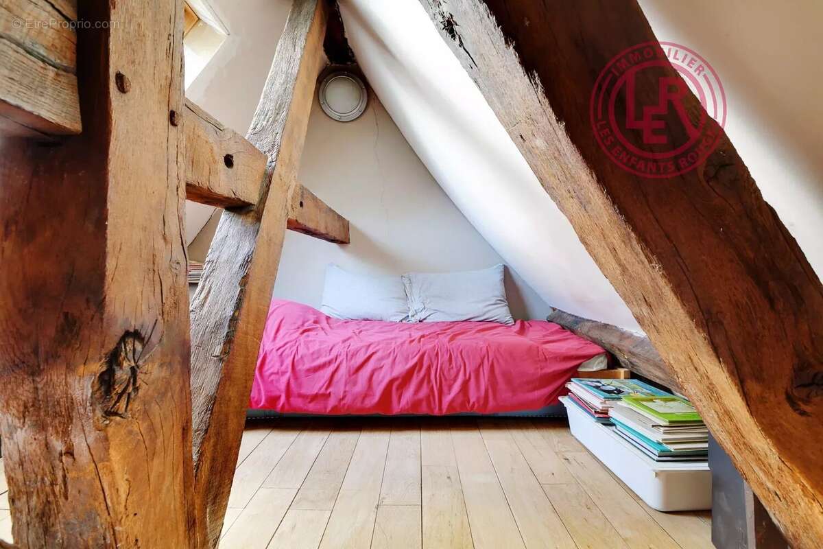 Appartement à PARIS-3E