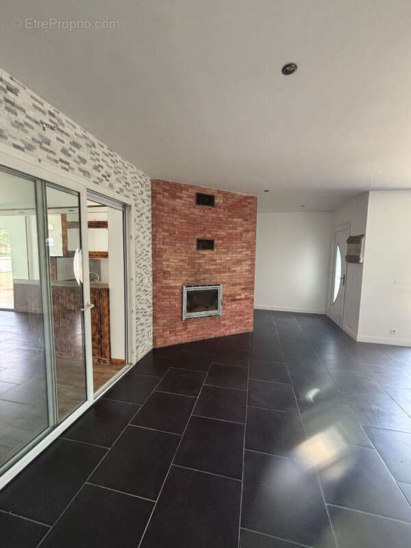 Maison à YGOS-SAINT-SATURNIN