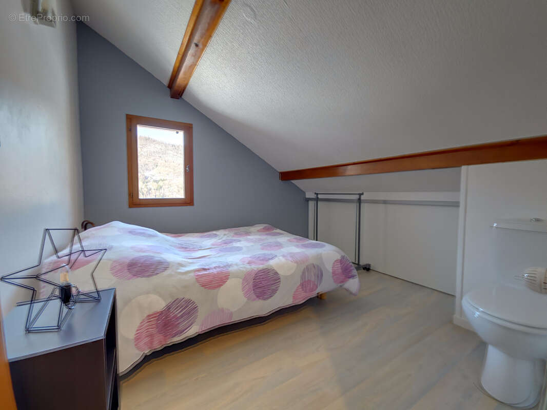 Maison à QUEIGE