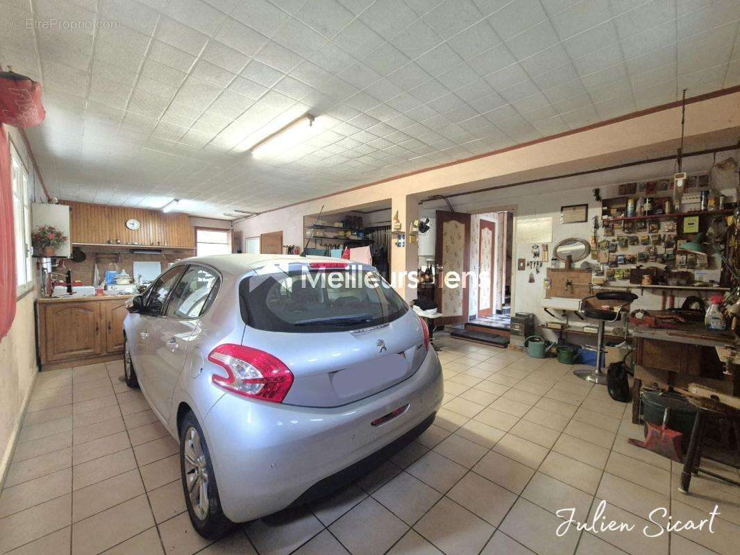 Maison à PEZILLA-LA-RIVIERE