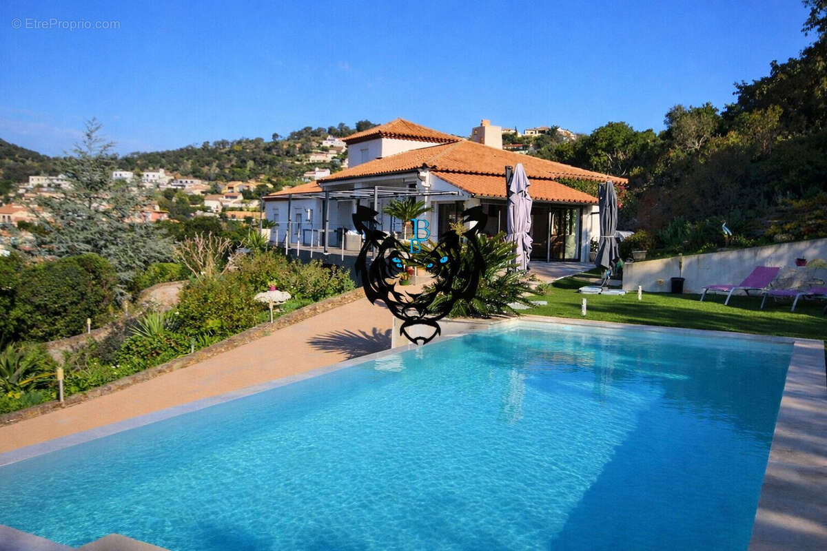 Maison à LES ISSAMBRES