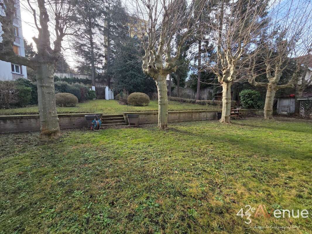 Appartement à SAINT-ETIENNE