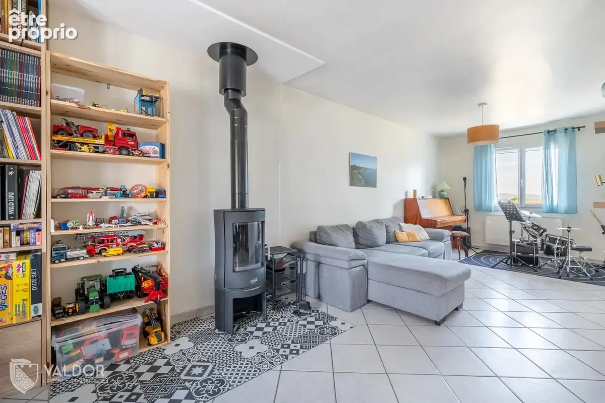 SAVIGNY – Maison familiale rénovée avec vue dégagée et grand sous-sol - photo 5