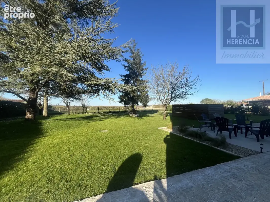 Mornac - Maison familiale 124m2 - 4 chambres avec garage et jardin clos. - photo 2