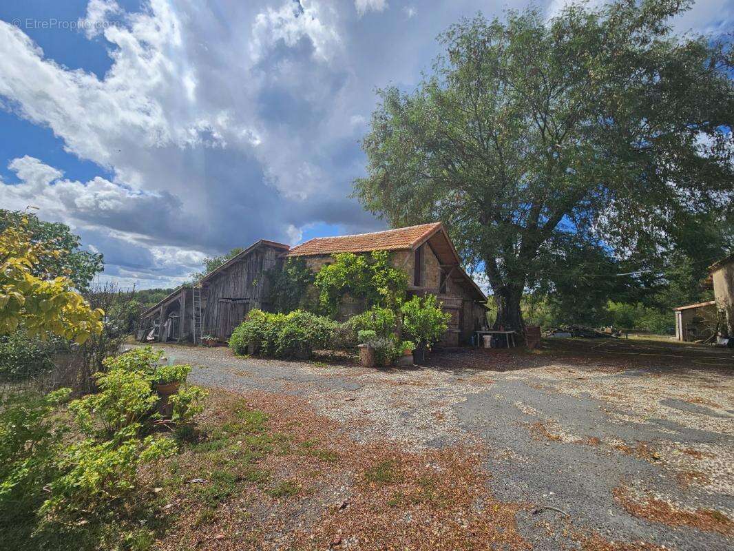 Maison à VERGT-DE-BIRON