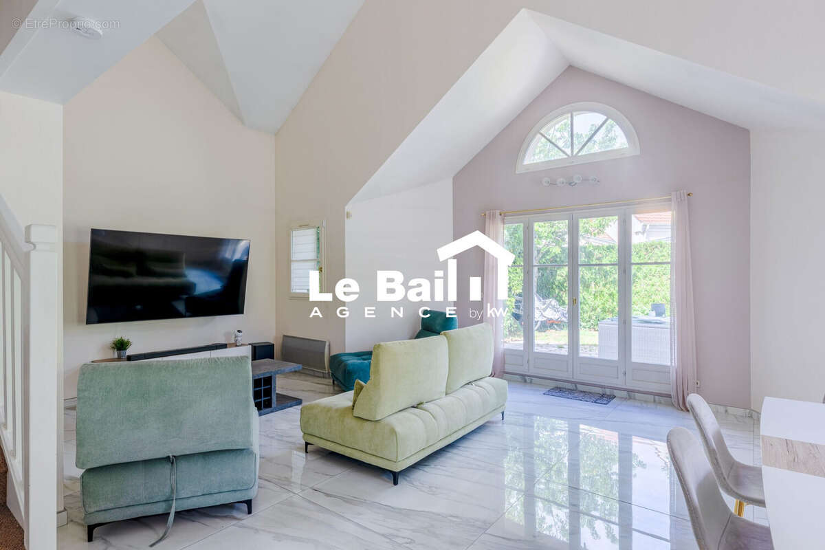 Maison 150 m² à Osny  - photo 8