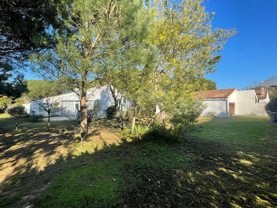 Maison à LES PORTES-EN-RE