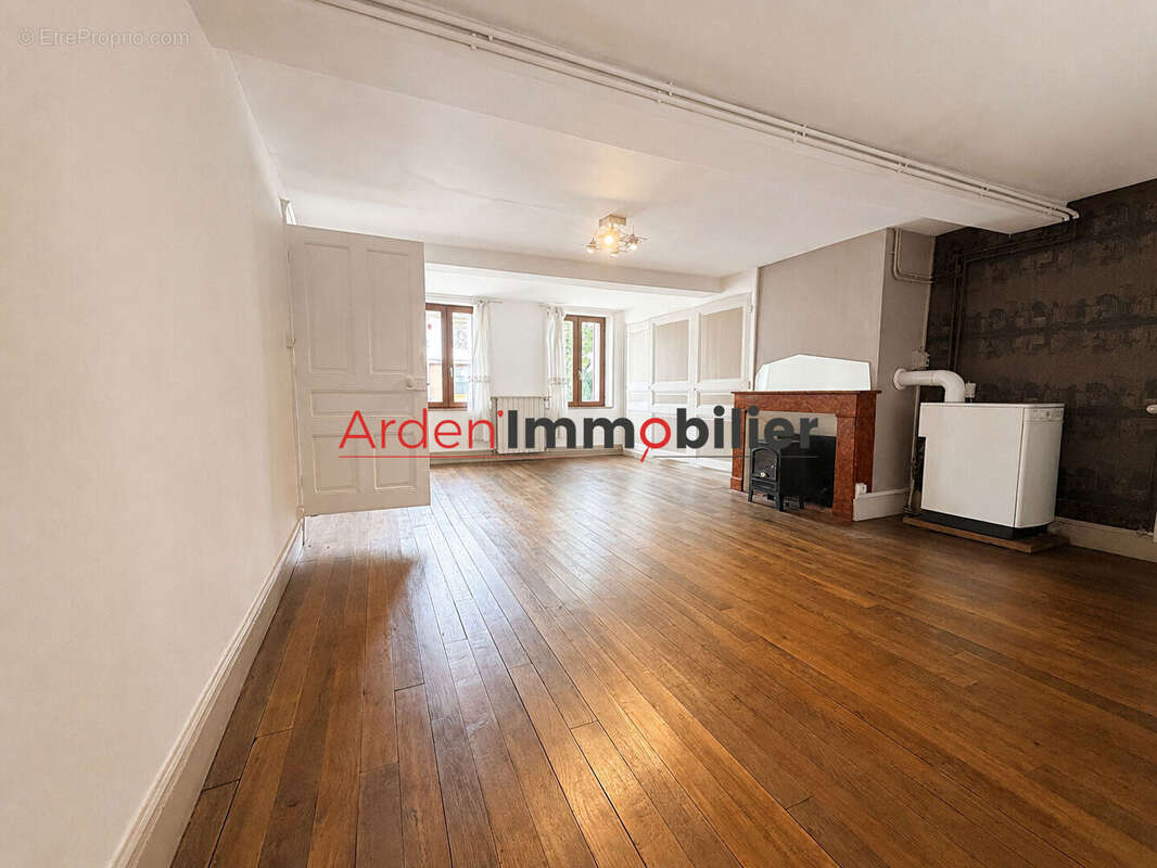 Maison à vendre  proche RETHEL - 6 pièces, 3 chambres, bon état - photo 2