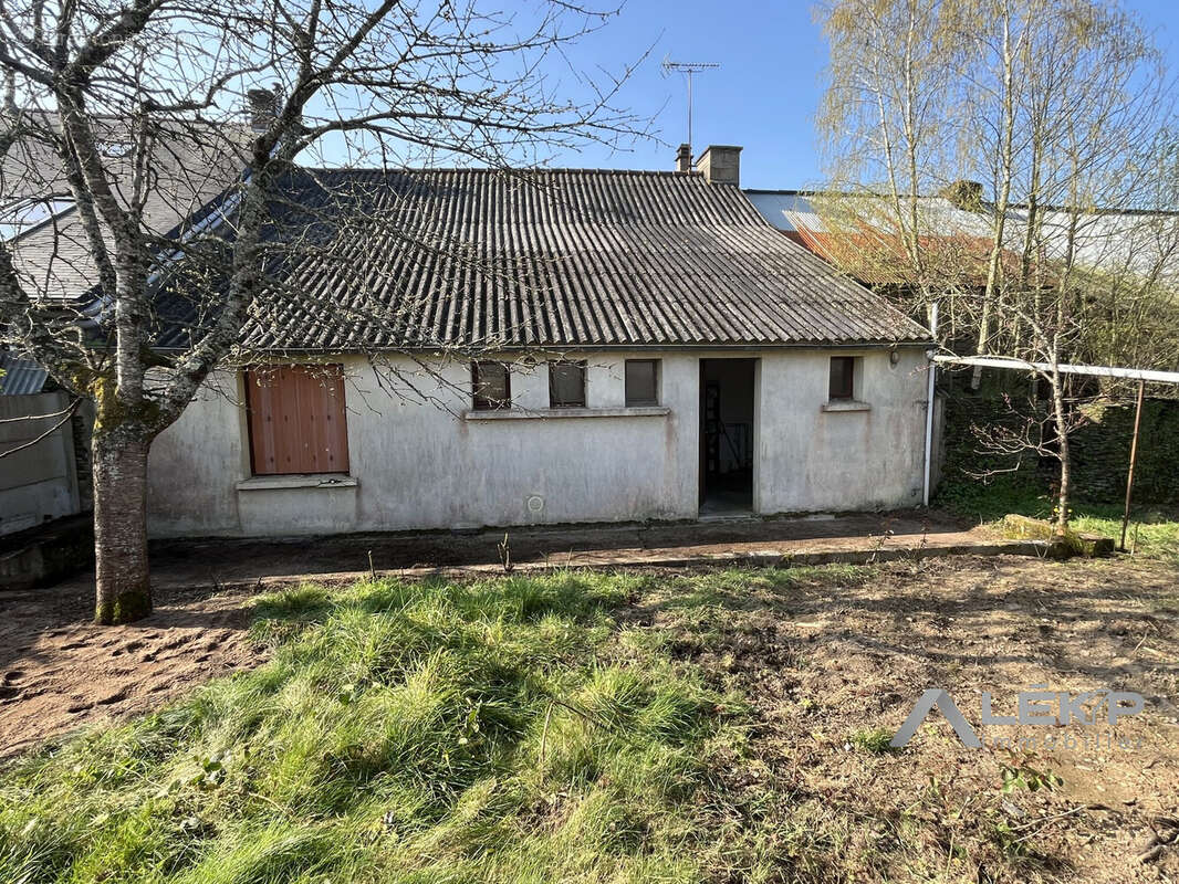 Maison à LA CHAPELLE-DE-BRAIN