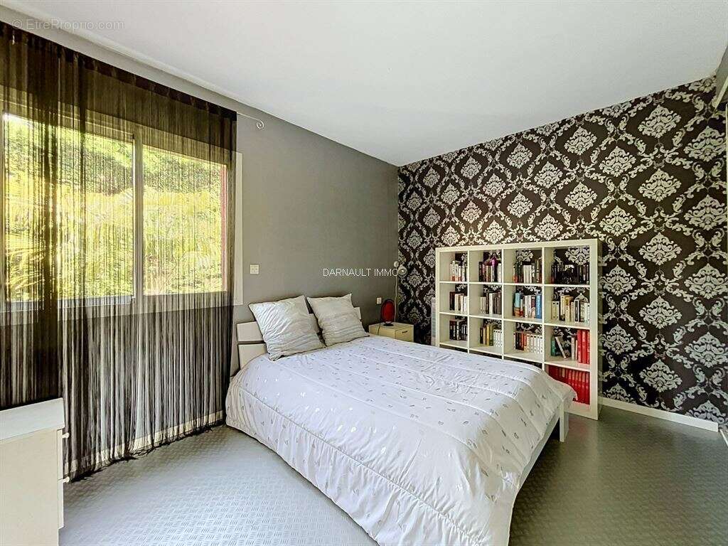 Villa familiale plain-pied de 149 m² sur parcelle de 878 m² avec piscine - photo 8