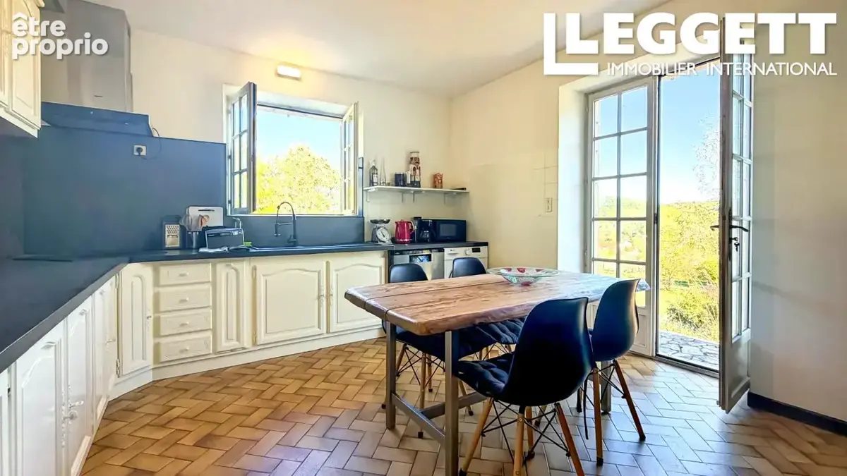 Maison périgourdine de charme avec grand garage et terrasse à Condat-sur-Vézère, proche de Montignac-Lascaux - photo 3