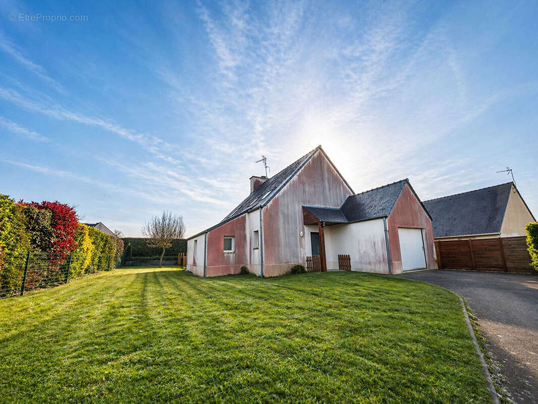 Maison à POULLAN-SUR-MER
