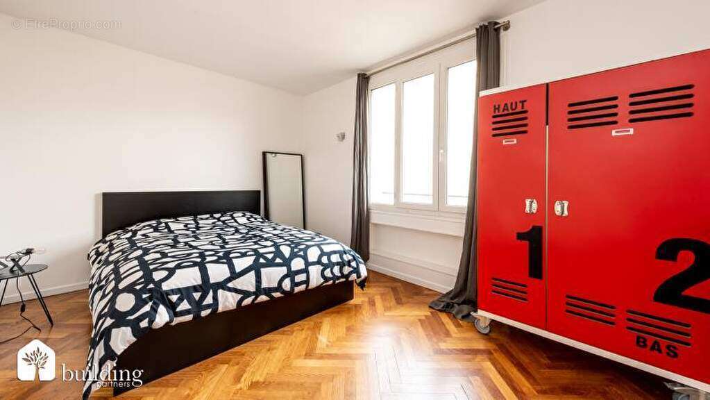 A vendre - Neuilly-sur-Seine Duc d'Orléans - Appartement 6 pièces avec balcon de 119 m² - photo 7