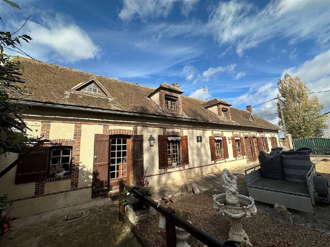 Maison à CHATEAUNEUF-EN-THYMERAIS