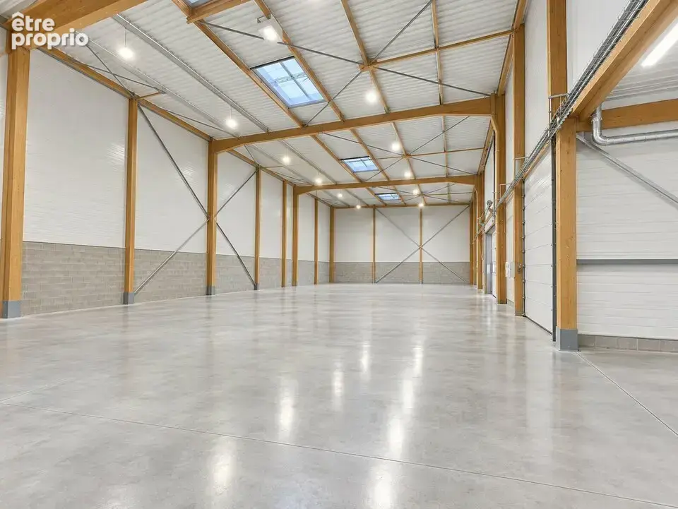Photo Autres à Tremblay-En-France au prix de 3 200 000€