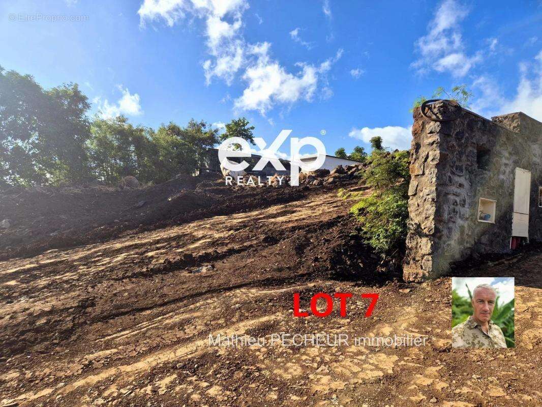 Terrain à SAINT-LEU