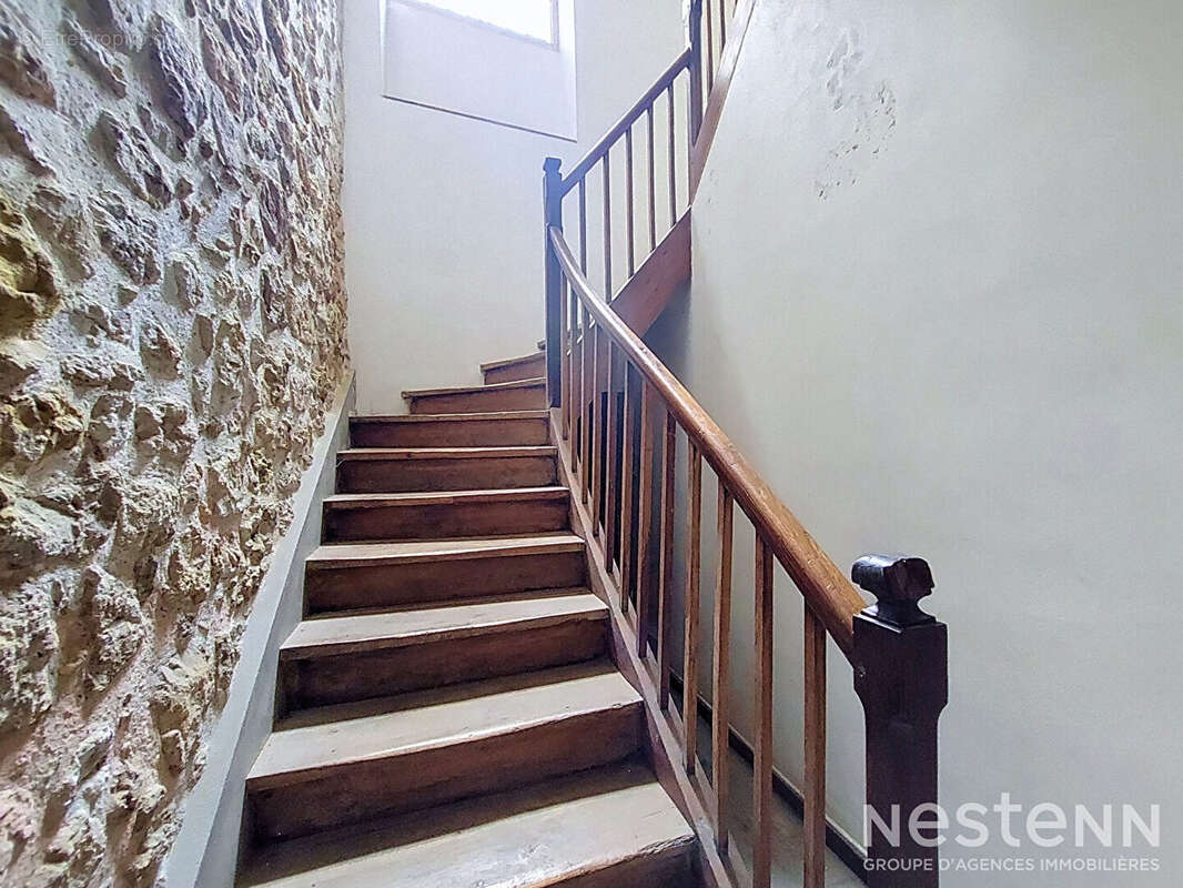 À Vendre Immeuble de rapport avec local commercial de 70 m² et appartement de 84 m² loués au coeur historique de Condom - photo 6