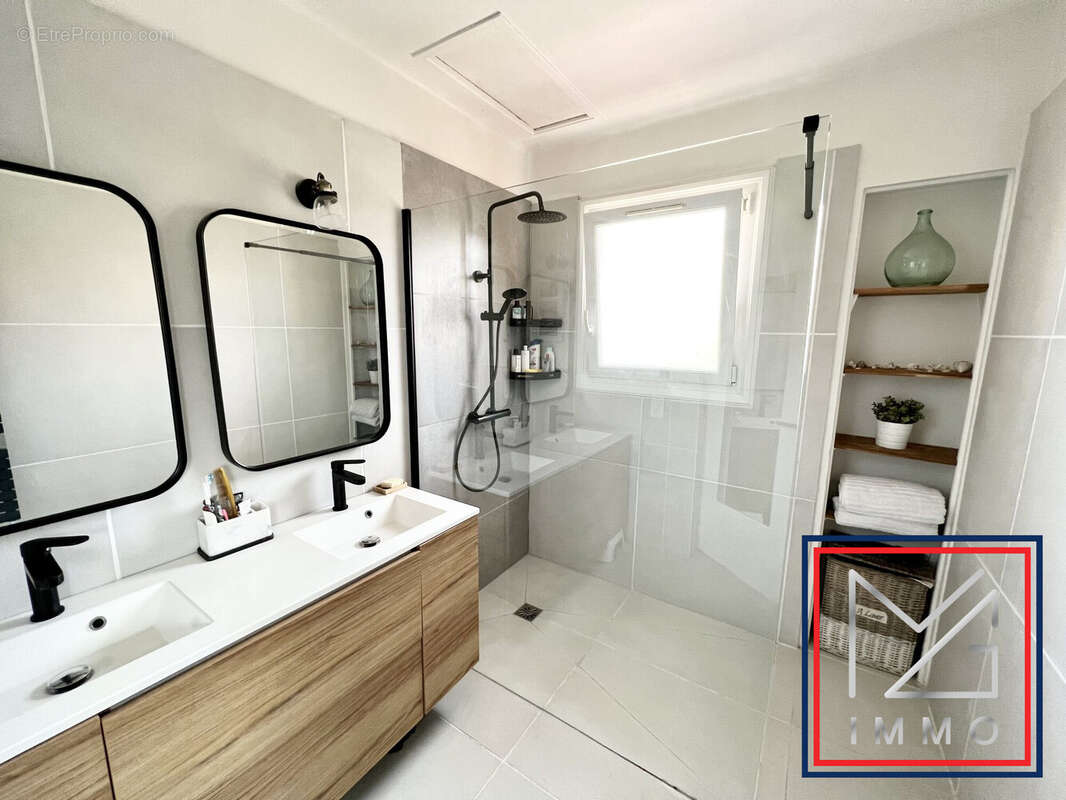 Maison à SIX-FOURS-LES-PLAGES