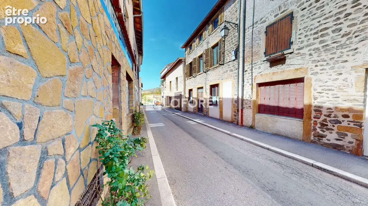 Photo Maison à Saint-Verand au prix de 270 000€