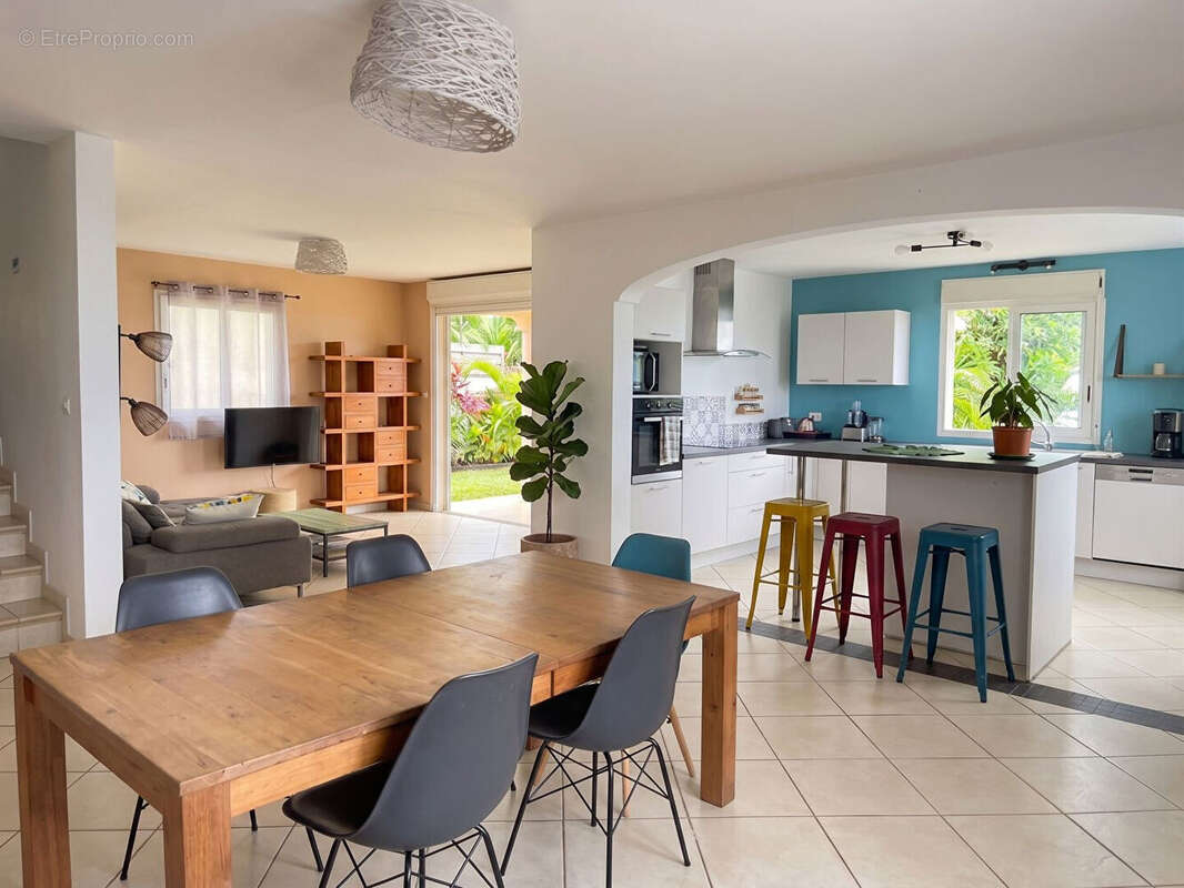 A VENDRE - Maison F6 avec vue dans les bas de La Bretagne - photo 3