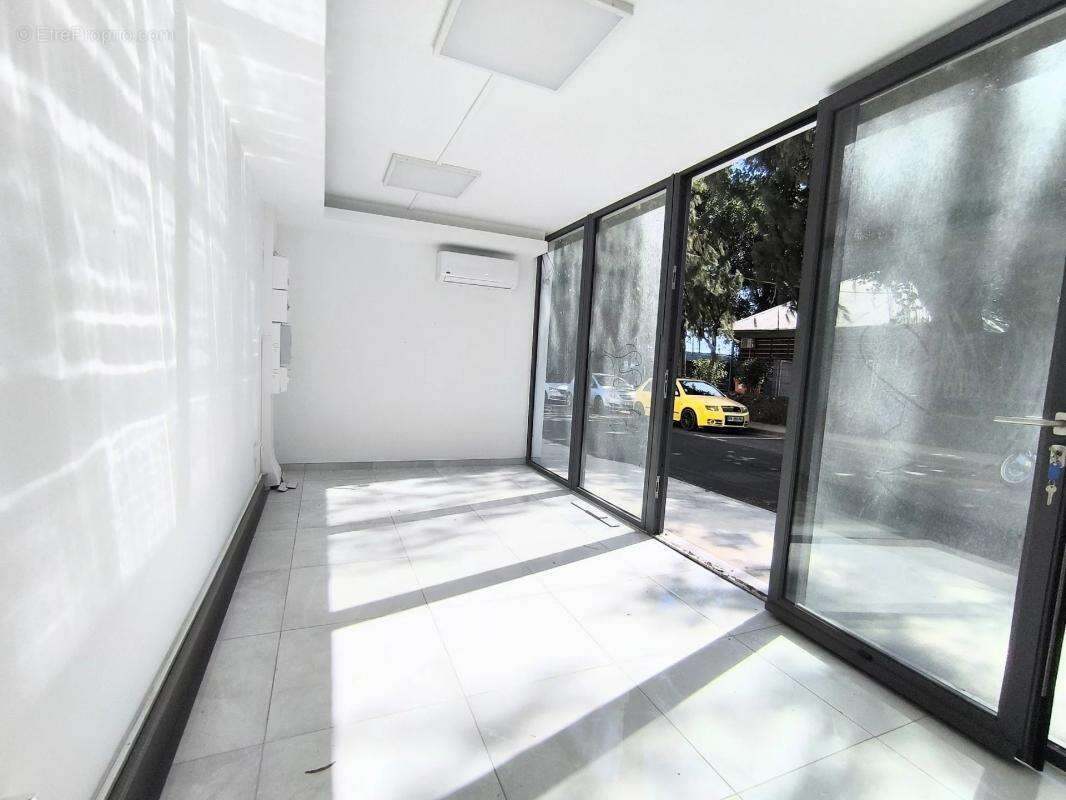 Commerce à SAINT-PIERRE