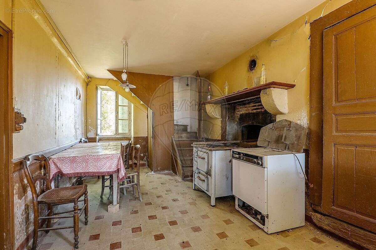 Maison à LA CHAPELLE