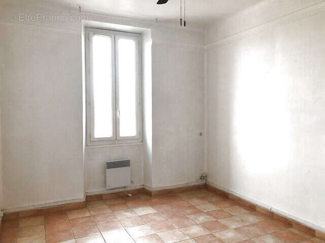 Appartement à MARSEILLE-5E