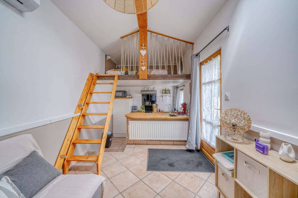 Maison à LA LANDE-DE-FRONSAC