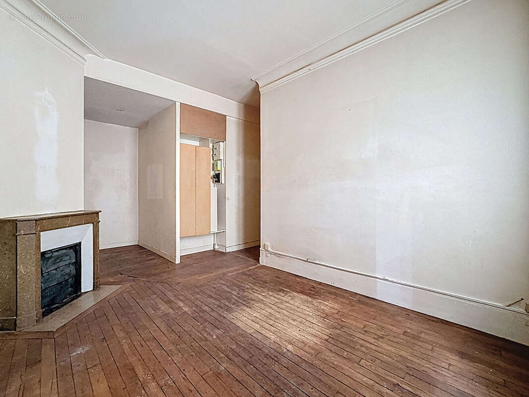 Appartement à PARIS-14E