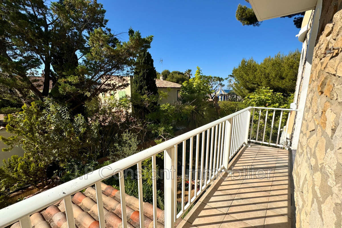 Appartement 78 m² à Saint-Cyr-Sur-Mer  - photo 5