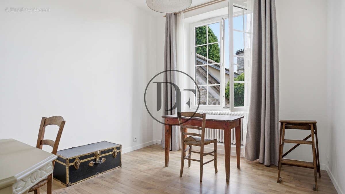 Appartement à BOURRON-MARLOTTE