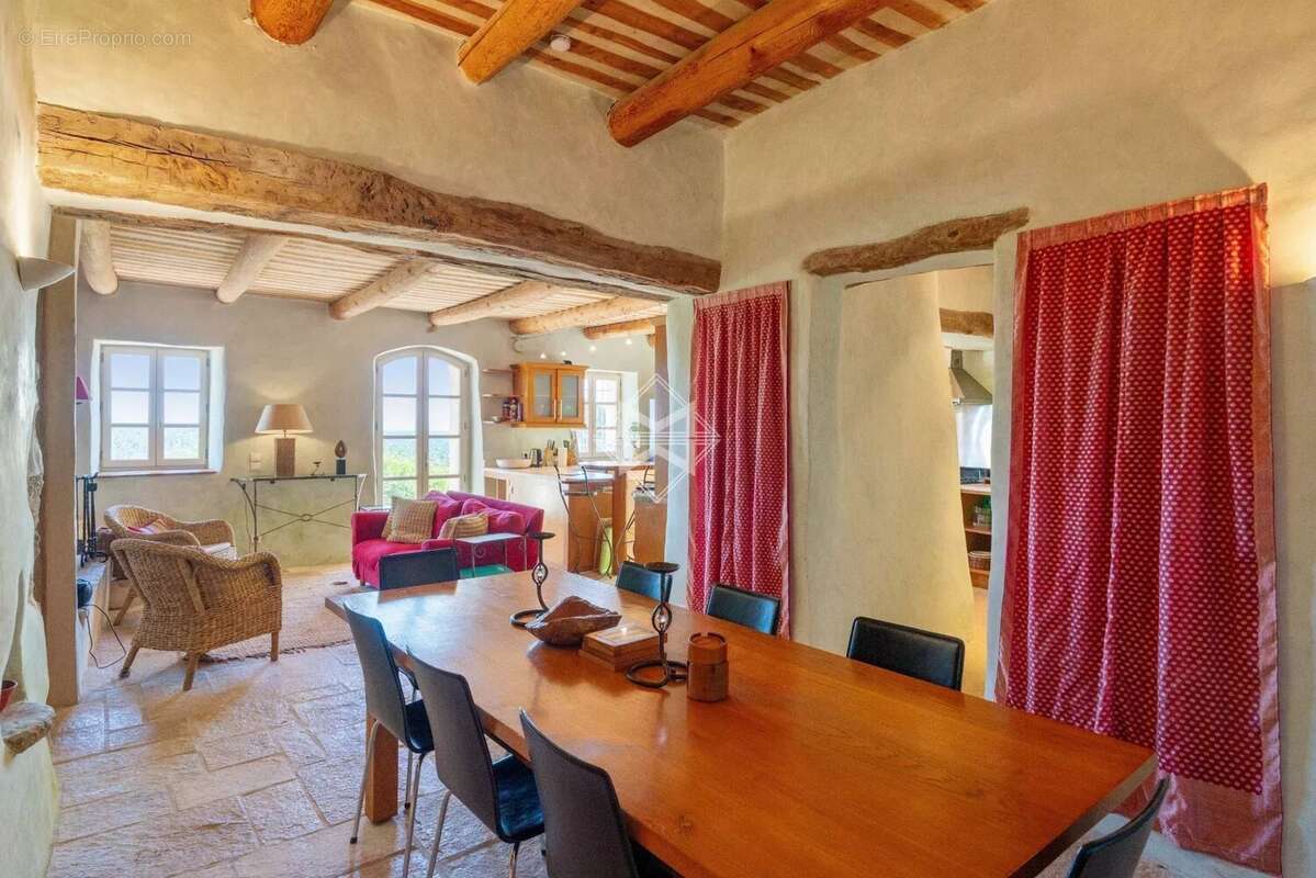 Maison à CALLAS