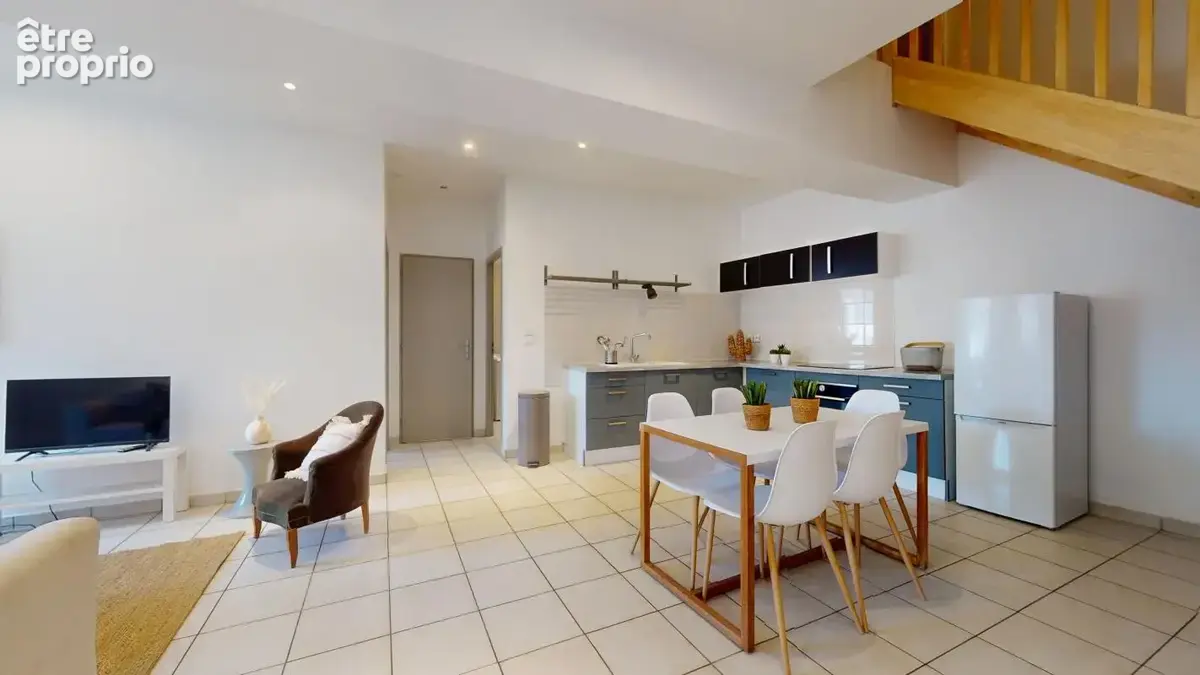 Appartement sur cour avec extérieur au centre de Villefranche-sur-saône - photo 2