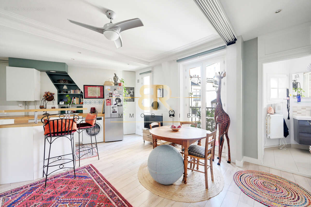 Appartement à PARIS-10E
