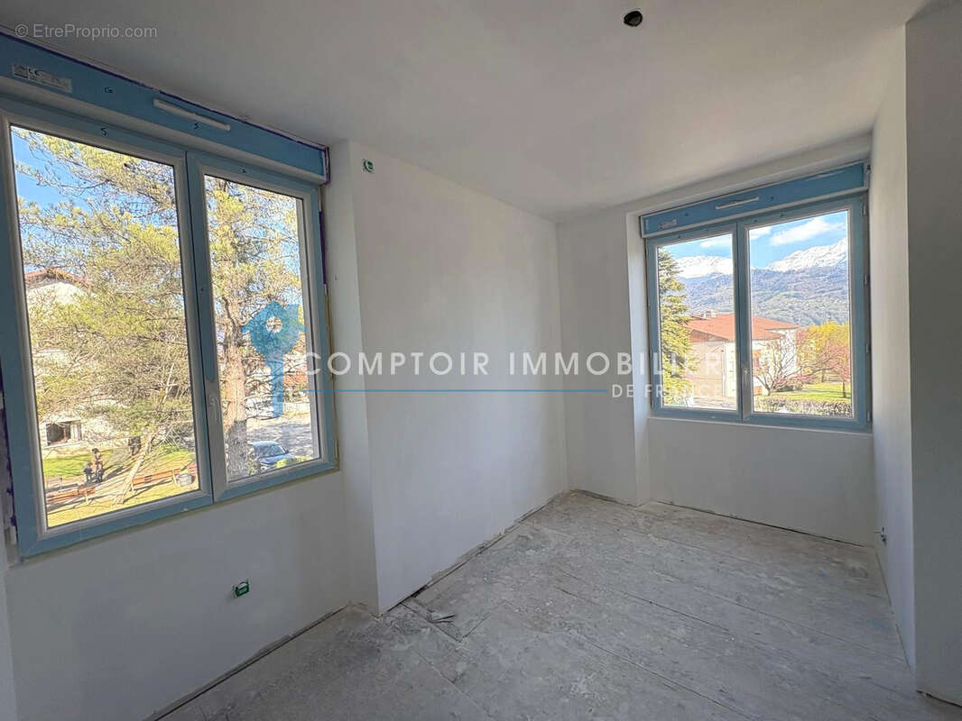 Appartement à CROLLES