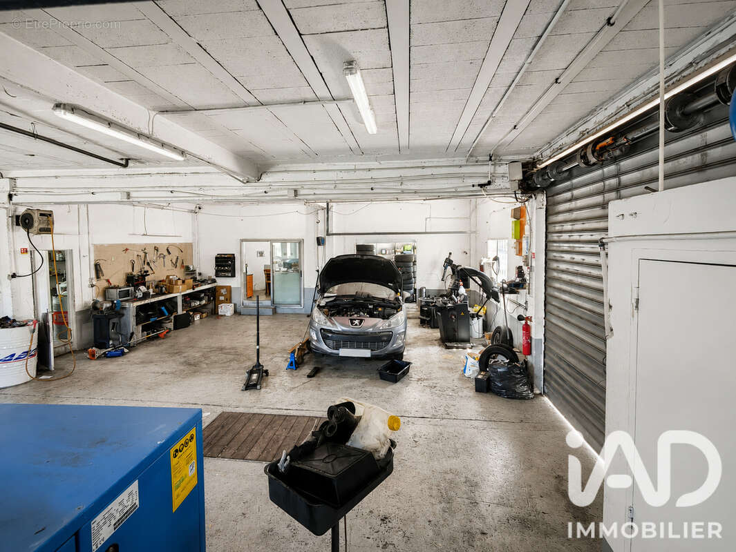 Commerce 147 m² à Saint-Cezaire-Sur-Siagne  - photo 2