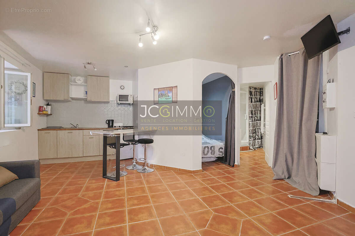 Appartement à CUERS