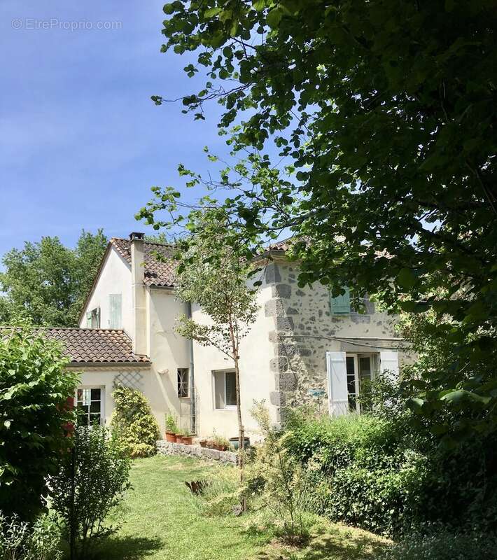 Maison à FARGUES-SUR-OURBISE