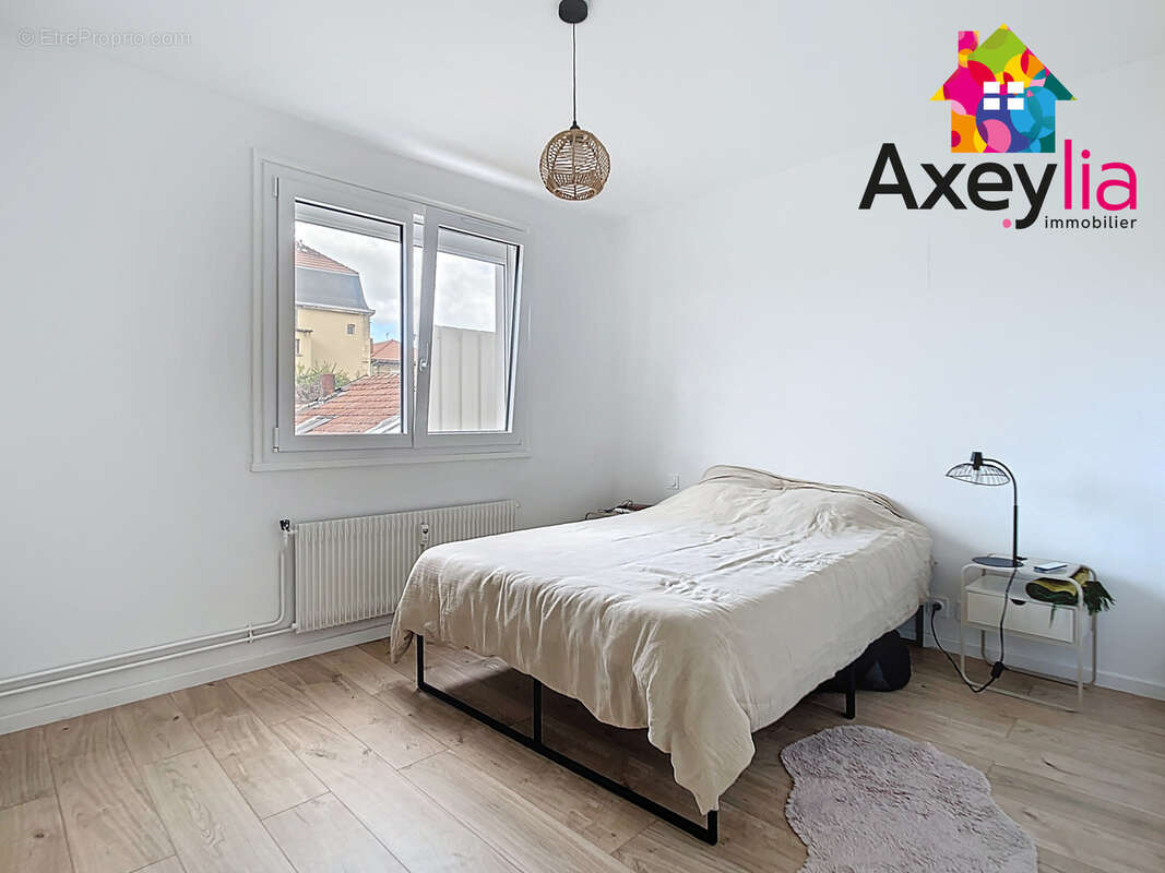 A vendre - roanne - appartement t3 entièrement rénové avec garage, parking et cave - photo 5