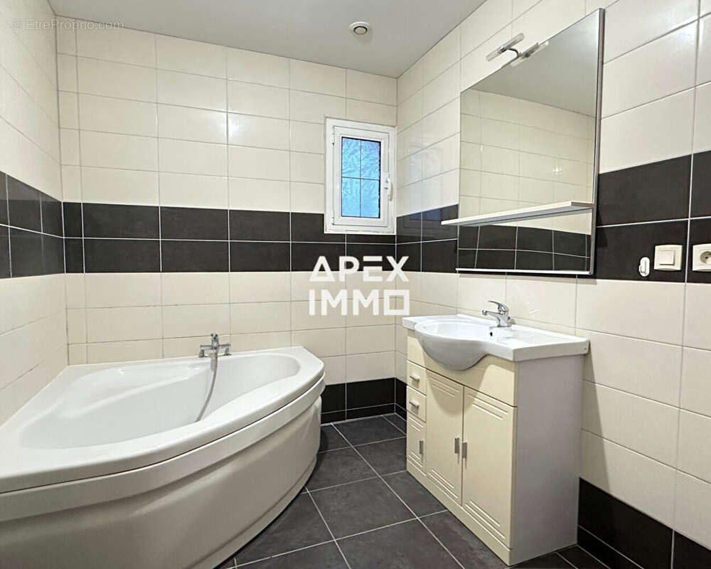 Maison à SAINT-PERE-SUR-LOIRE