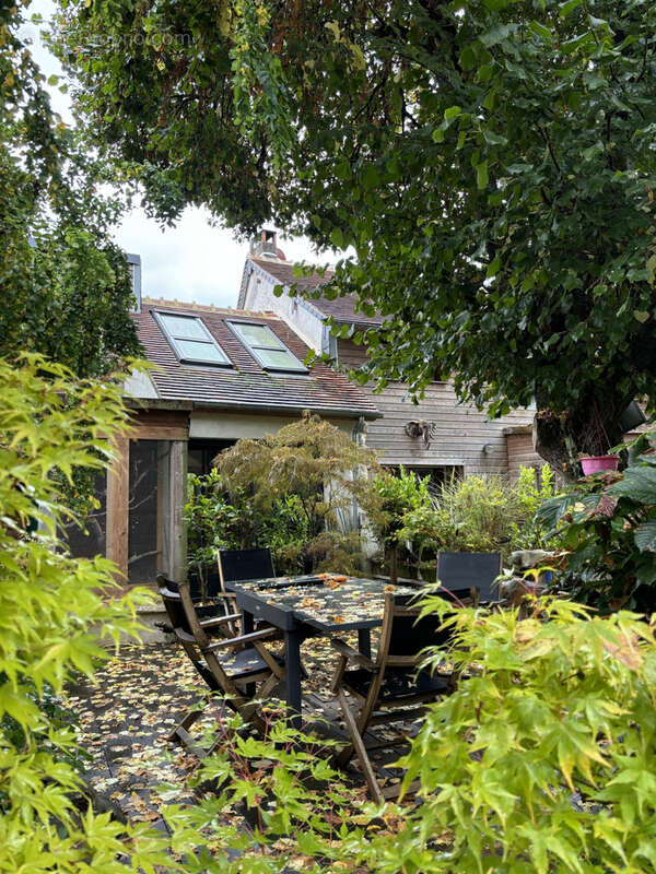 Maison à NOUANS-LES-FONTAINES