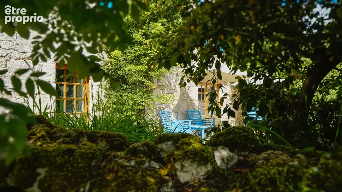 Propriété équestre de caractère avec 5 hectares, piscine couverte et dépendances - photo 31