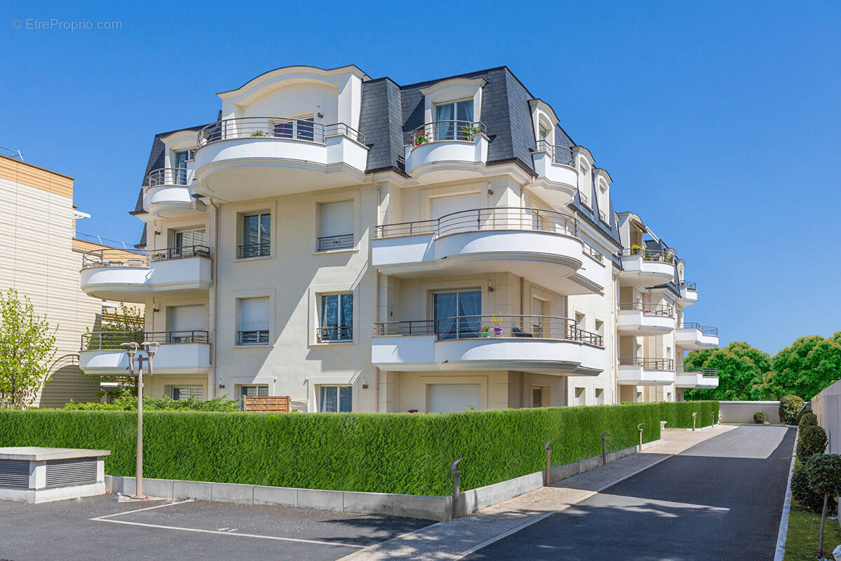 Appartement à SAINTE-GENEVIEVE-DES-BOIS