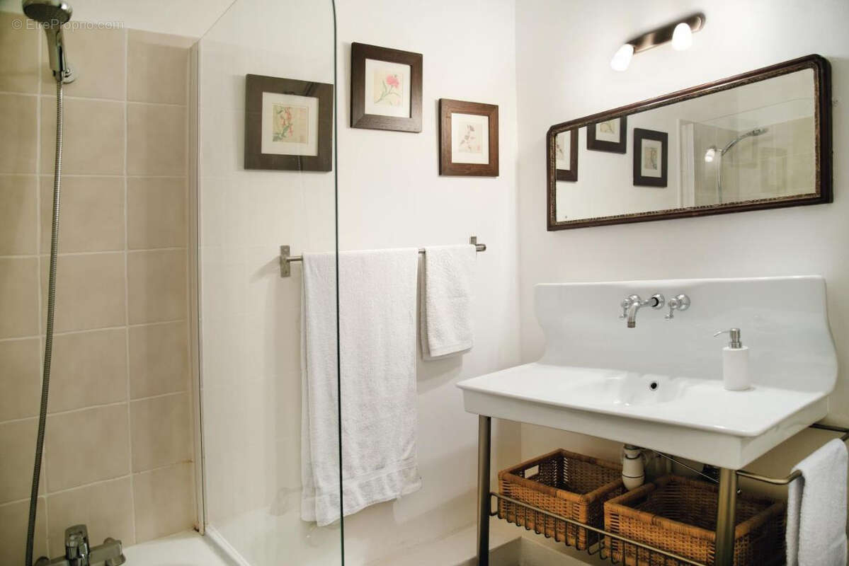 Maison à L'ISLE-SUR-LA-SORGUE