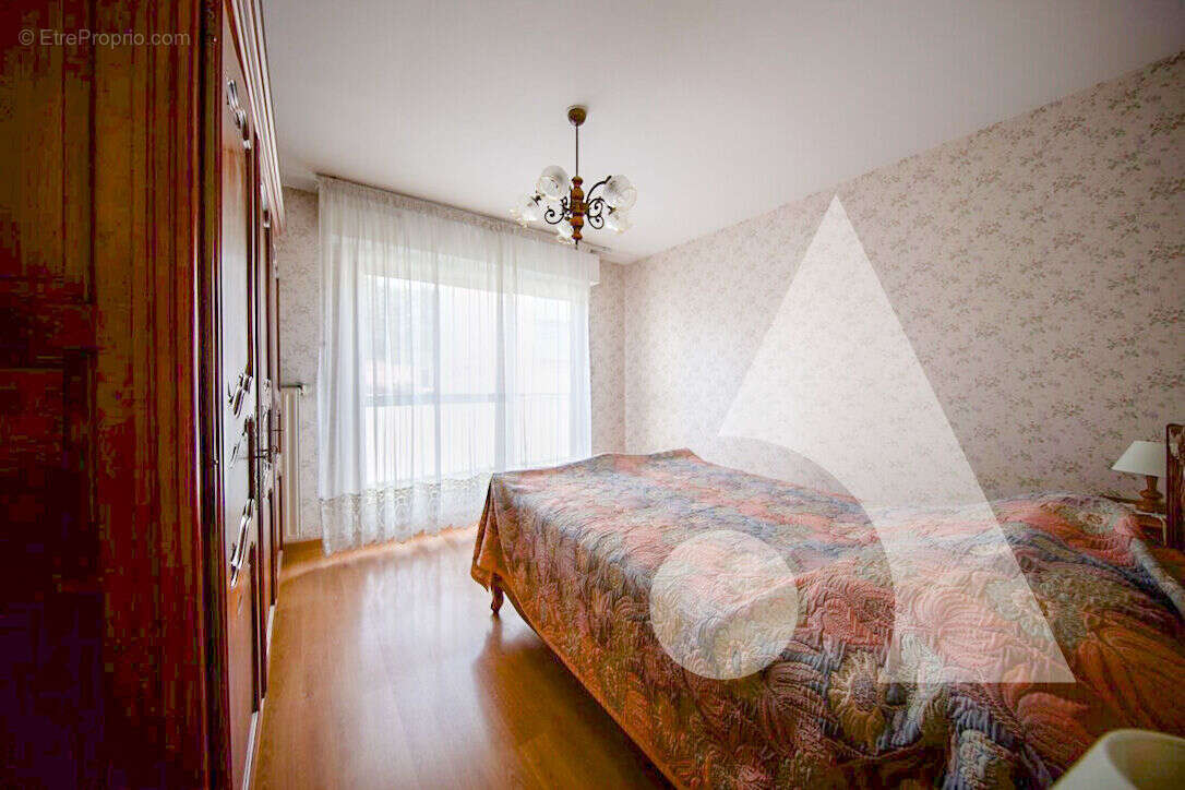 Appartement à SAINT-PIERRE-DU-PERRAY