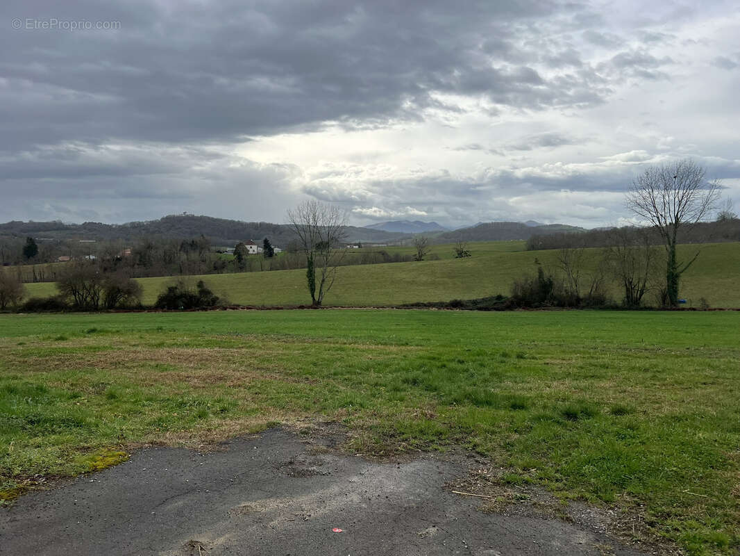 Terrain à AROUE-ITHOROTS-OLHAIBY