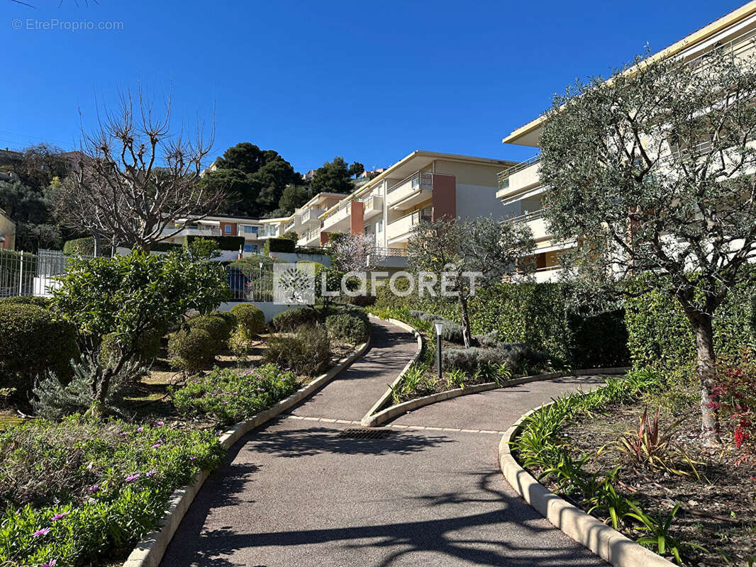 Appartement à SAINT-LAURENT-DU-VAR