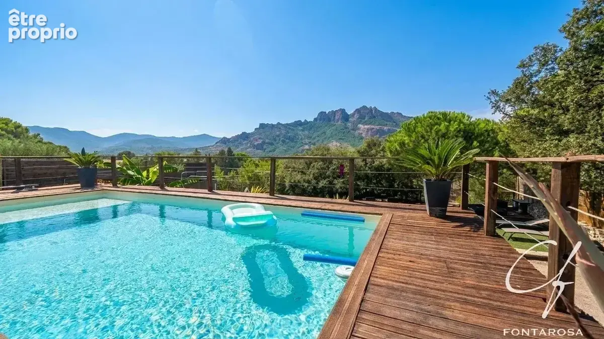 Photo Maison à Roquebrune-Sur-Argens au prix de 526 000€