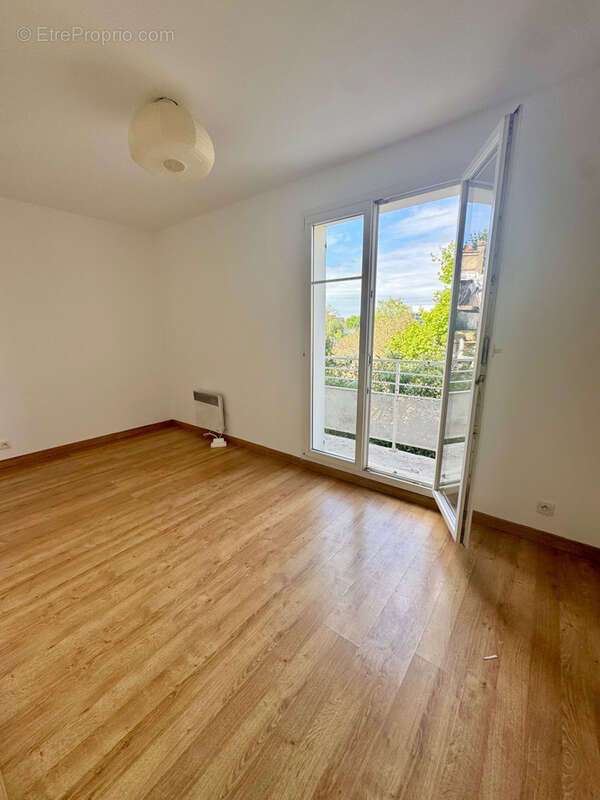 Appartement à CORBEIL-ESSONNES